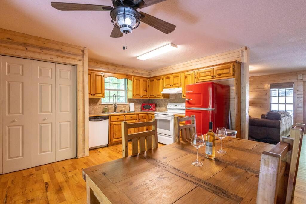 Pet Friendly Luxury Cabin Near Helen With Fire Pit คลีฟแลนด์ ภายนอก รูปภาพ